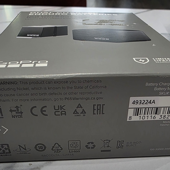 GoPro Dual Charger + Enduro Batteries - Picture 2 of 6